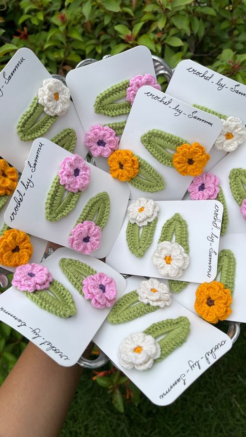Crochet flower hair clips